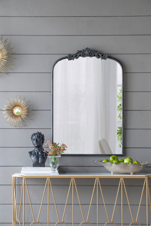 The Baroque �bonis�T Grand Wall Mirror - detail view