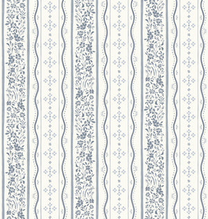 Este Wallpaper by Hufton Studio